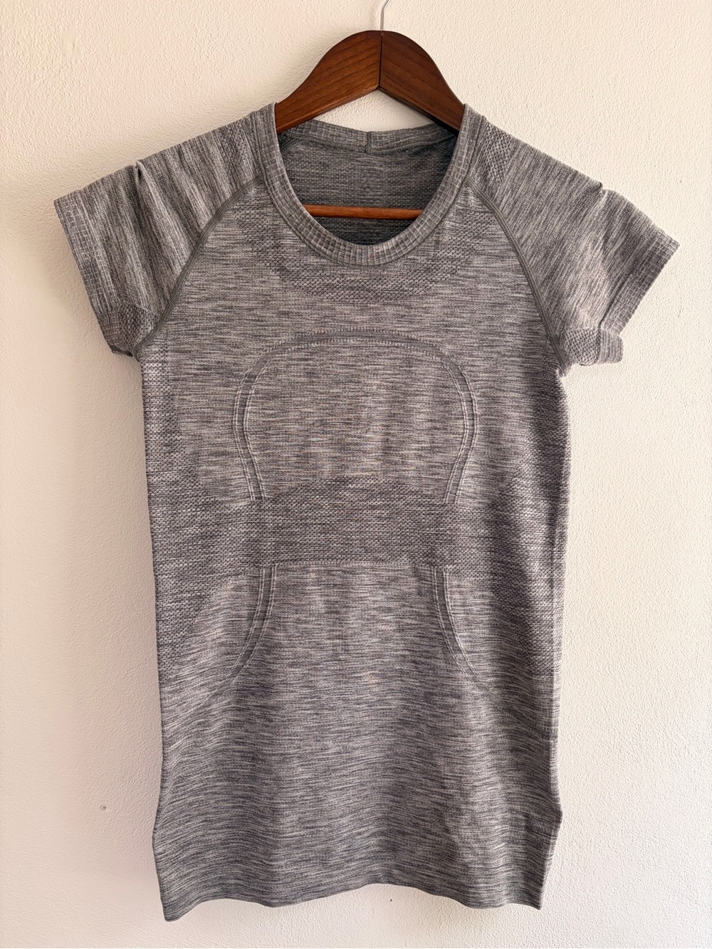 Lululemon Swiftly Tech Short Sleeve Crew
Slate / White